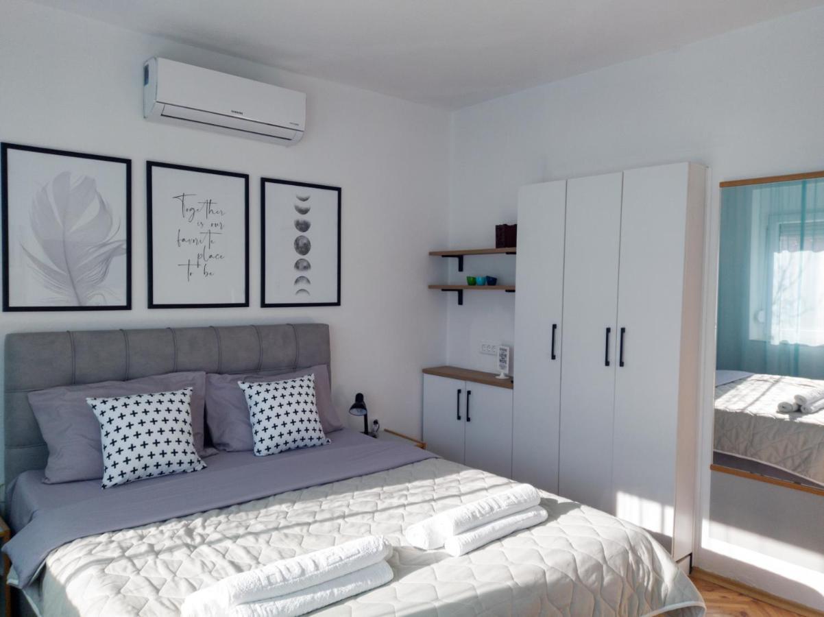 The House Apartments & Guest Rooms オフリド エクステリア 写真